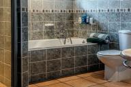 Как очистить швы керамической плитки: основные правила