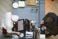 Безработной молодежи в Минске становится меньше