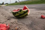 В Барановичах на продавца арбузов обрушилась кирпичная стена