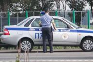 Лжемилиционер из Браславского района, распивавший вино в погонах сержанта, получил штраф