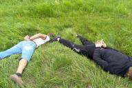 Под Молодечно мужчины собрали маковую солому и повезли «урожай» домой на такси. Их задержали