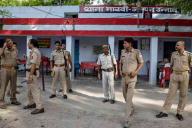 Муж проиграл жену в карты и разрешил победителям изнасиловать ее 