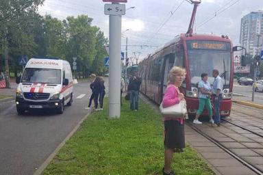 В Минске 11-летняя девочка попала под трамвай