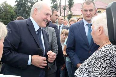 Лукашенко сказали, что белорусские пенсионеры живут лучше российских