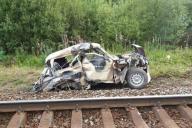 Поезд «Санкт-Петербург — Гомель» протаранил «Ниву», припаркованную у путей