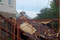 Сорваны крыши, повалены деревья и заборы: последствия бури в Глубоком 