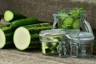 Эксперты рассказали, что будет, если пить много огуречного сока