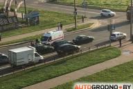 В Гродно столкнулись три машины: одного из водителей зажало между легковушками