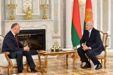 Президент Молдовы Игорь Додон рассказал, как восхищается белорусским президентом