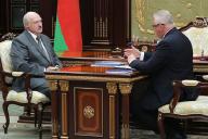 Лукашенко рассказал, сколько должен получать учитель