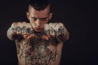 Эксперты назвали 7 самых странных человеческих зависимостей