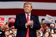 Дональд Трамп предложил довольно неожиданный способ борьбы с ураганами