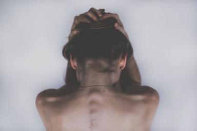 Психологи выяснили, представители какого пола сильнее чувствуют боль