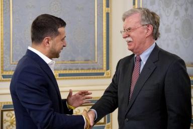 Зеленский предложил США присоединиться к переговорам по Донбассу