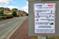 «Жалуются на собак, ослов и коров». Французские горожане хотят запретить деревенские шумы