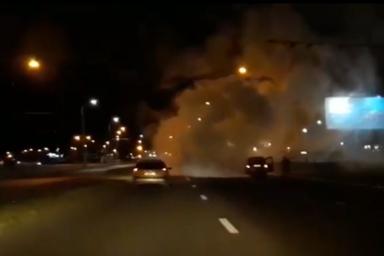 В Бресте машина устроила «дымовую завесу» на дороге