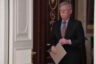 Болтон прокомментировал «заморозку» американской военной помощи Украине