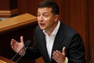 Зеленский сравнил 100 дней президентства с «тихой прогулкой в сумерках»