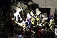 После обрушения стены в Новосибирске задержали трех человек