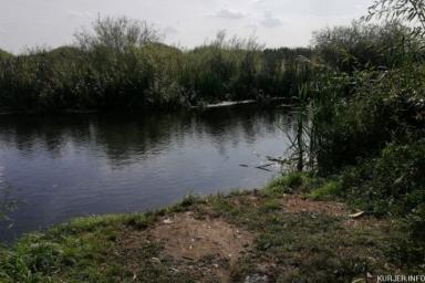 В Слуцке женщина нашла на берегу реки тело мужчины