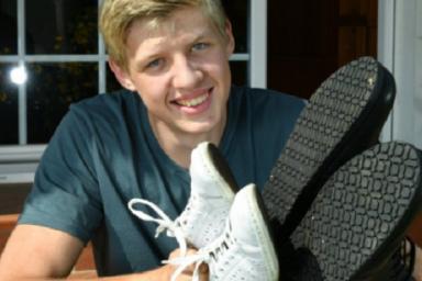 Подросток попал в книгу рекордов с 57 размером обуви