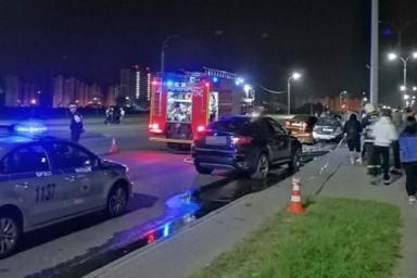 Ночью в Бресте произошло массовое ДТП: BMW протаранил несколько машин