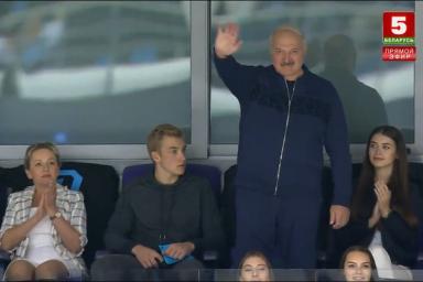 Лукашенко с сыном Колей пришел на первый матч «Динамо» в новом сезоне
