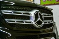 Собака угнала Mercedes-Benz и попала в ДТП