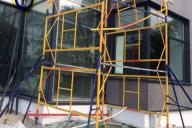 СК: В Бресте при выполнении работ произошло обрушение секции строительных лесов, мужчины упали с высоты около 4 метров