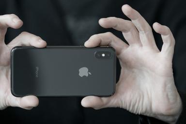Apple превратила в «кирпичи» iPhone на 300 тысяч долларов 
