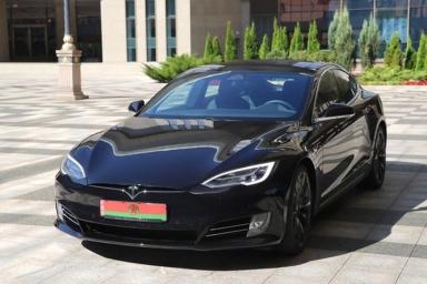 Илон Маск сообщил, что не дарил автомобиль Tesla Лукашенко