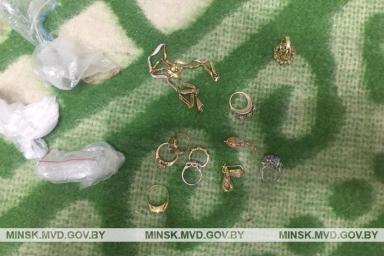 В Минске сиделка украла у знакомого деньги и драгоценности, собранные им на лечение тяжелобольной жены
