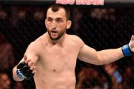 Российский боец Салихов одним ударом нокаутировал бывшего телохранителя Неймара