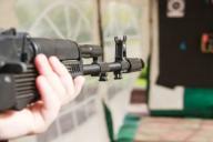 «Научат стрелять и разбирать автомат Калашникова»: Белорусские старшеклассники смогут посещать два новых факультатива