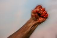 «Поссорился с девушкой»: В Пинске мужчина выместил злость на случайной прохожей