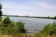 Привязала к себе и зашла в воду: молодая мать утопила в бухте двух детей