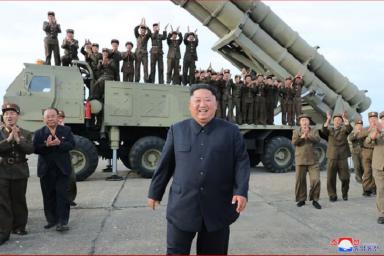 КНДР запустила две неизвестные ракеты в сторону Японии