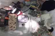 Минчанин привёл в дом незнакомку, пока жена была в отъезде, а она обчистила квартиру