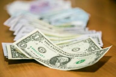 Белорусский рубль продолжает укрепляться к основным валютам