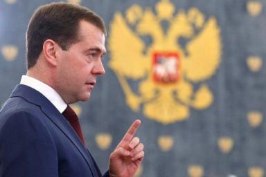Медведев рассказал, что будет с доходами россиян при переходе на четырехдневку
