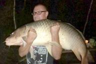 Житель Вороново поймал карпа-гиганта