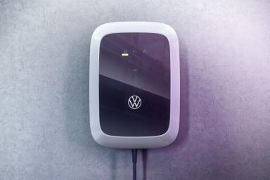 Volkswagen презентовал три зарядных станции для своих электрокаров.