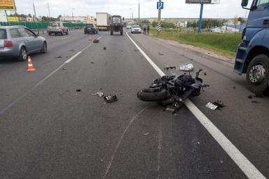 ДТП на МКАД в районе Каменной Горки — мотоциклист столкнулся с «Тойотой»