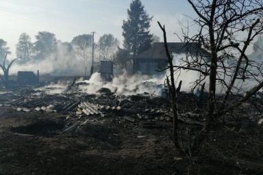 В Брагинском районе мужчина пытался сам потушить пожар и оказался в больнице с ожогами