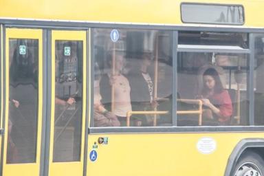 «Резко закрыл двери»: В Гомеле из-за водителя автобуса у ребенка началась истерика