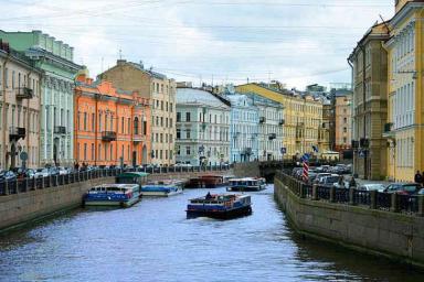 Наводнение грозит Санкт-Петербургу – вода в Неве поднимается