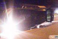 В Гродно водитель наскочил на припаркованную машину и «положил» свой Opel на бок