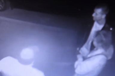 В Молодечно хулиганы повредили камеры видеонаблюдения, но всё равно попали на видео