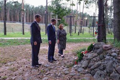 Заместитель госсекретаря США Дэвид Хэйл посетил Куропаты