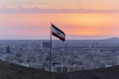«Воевать до последнего американского солдата». Иран пригрозил США и Саудовской Аравии полномасштабной войной